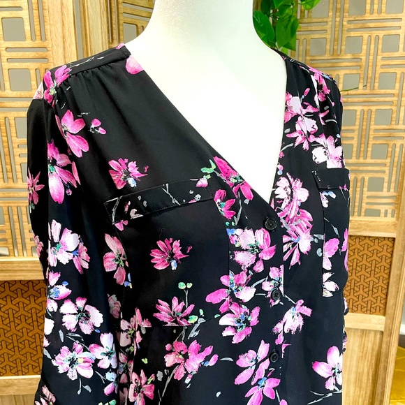 Express Button Down Floral Blouse - Picture 2 of 8